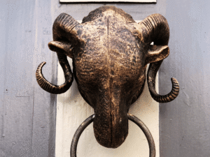 Sarvik restoran oinas uksel