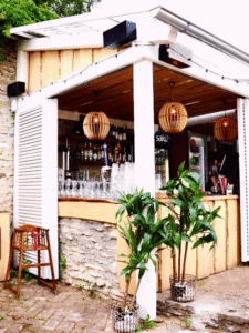 Sarvik restoran väliterrass baar